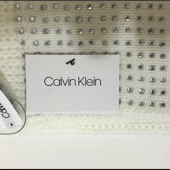 Calvin Klein
One Size Scarf - Picture 13 of 13